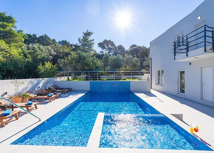 Olivila Villa *